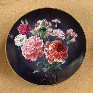 Danbury Mint 1989 from The Flower Gardens of Count Bernadette Carnation A1530